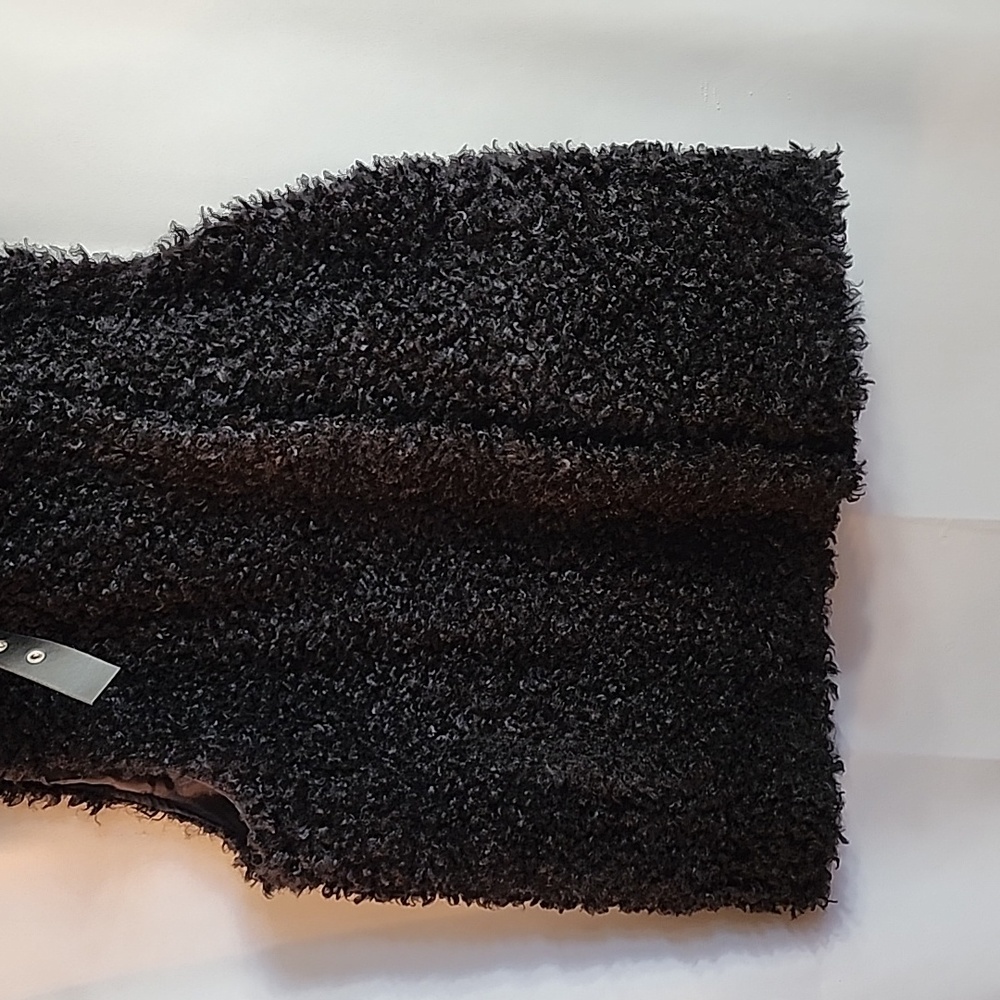 (9782) INC full zip vest - Picture 3 of 5